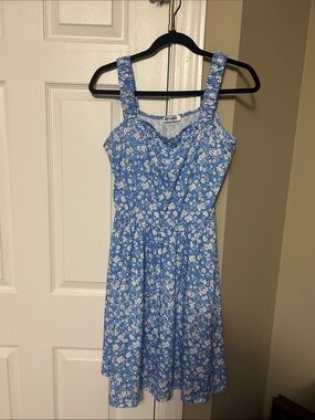 HUNOT Blue Floral Midi Sundress with White Bloom Print